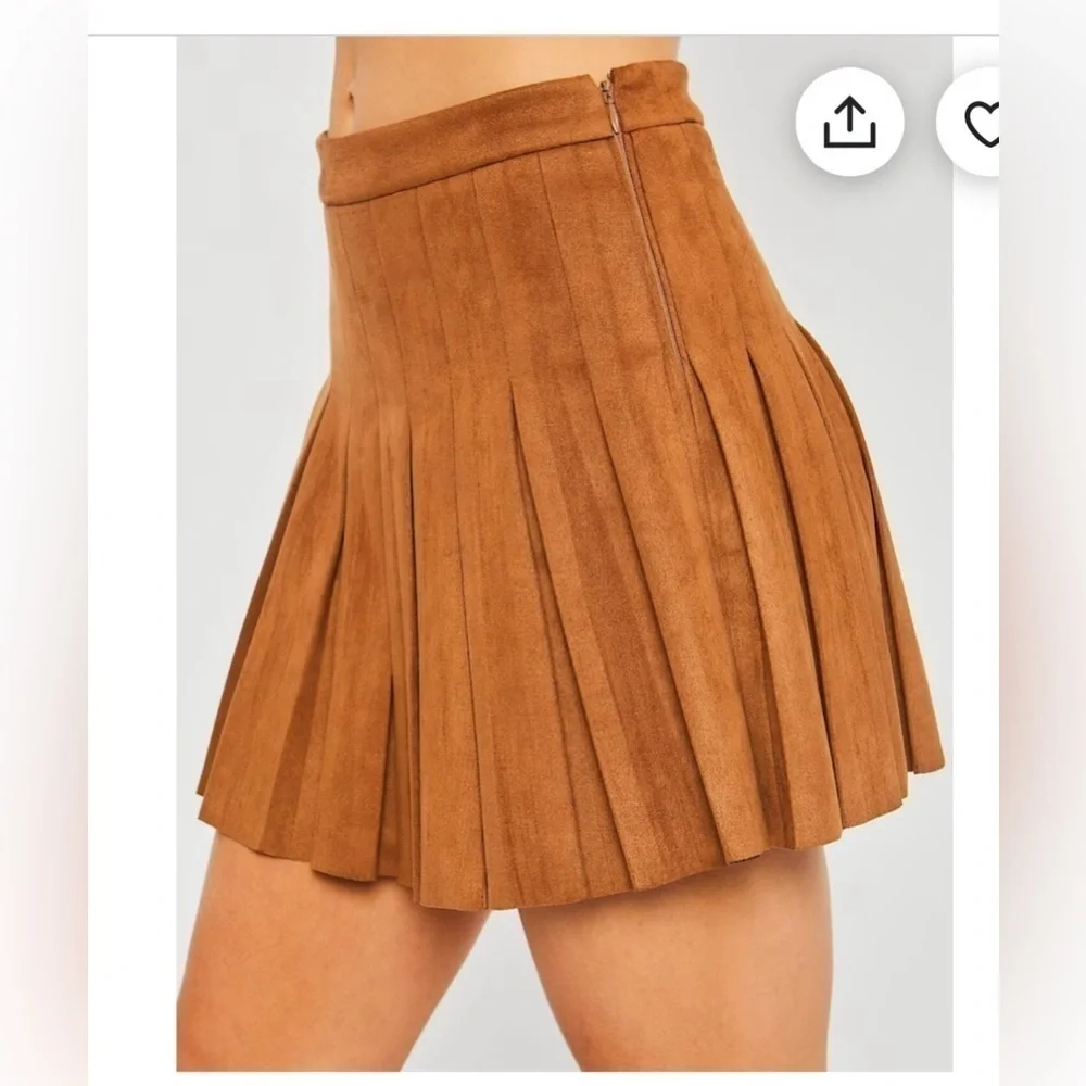 Love Tree Brown Pleated Mini Skirt size medium